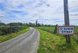 Entr�e de la commune par la D91<br>Saint-Aubin-Epinay